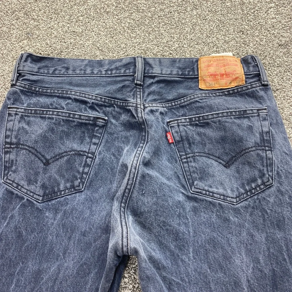 VTG Levis Jeans Mens 36X33 Dark Blue Denim Pants 501 Button Fly Straight 90s Y2K
